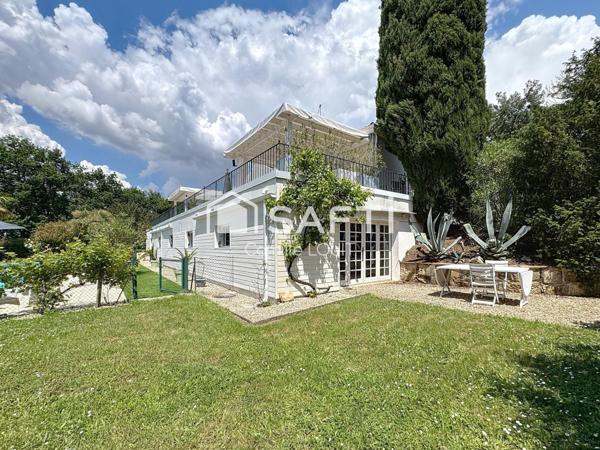 Maison familiale vue dominante et jardin arboré – Latresne