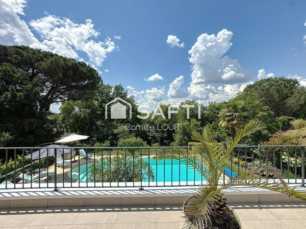 Maison familiale vue dominante et jardin arboré – Latresne