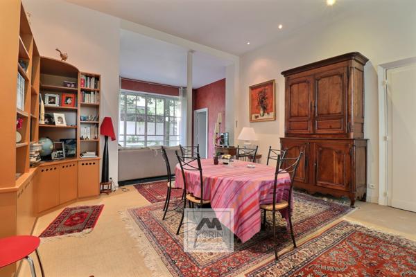 BORDEAUX entre le Jardin Public et la rue Fondaudège – à vendre appartement de plain-pied avec jardin