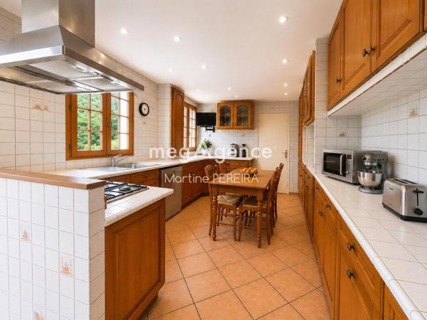Maison à Septeuil, 78790 - 8 pièces 160m²