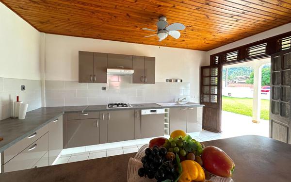 Maison à vendre    4 pièces • 122 m2 Saint-Pierre