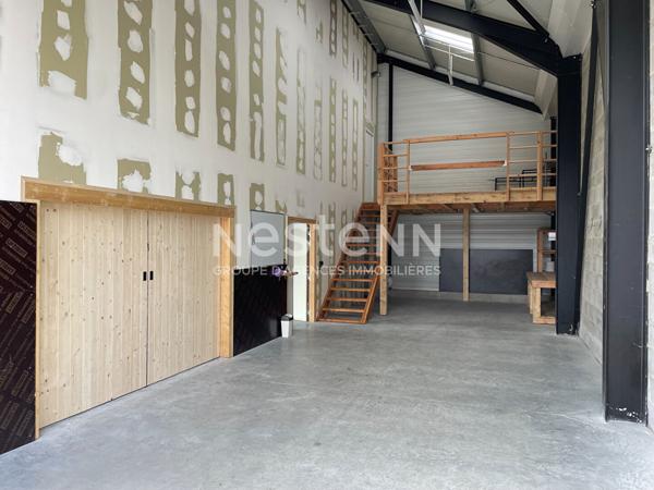 Local d'activité à louer Saint-Avé 220 m2