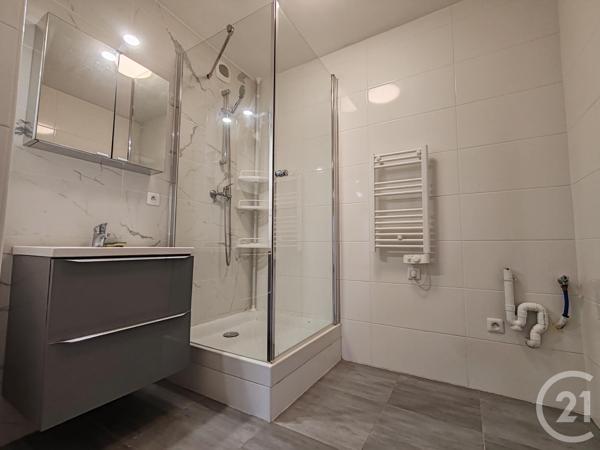 Appartement F3 à vendre  3 pièces - 64 m2 LA CHAPELLE ST MESMIN - 45