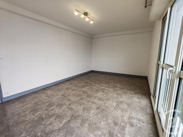 Appartement F3 à vendre  3 pièces - 64 m2 LA CHAPELLE ST MESMIN - 45