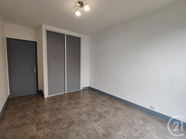 Appartement F3 à vendre  3 pièces - 64 m2 LA CHAPELLE ST MESMIN - 45