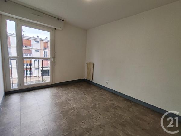 Appartement F3 à vendre  3 pièces - 64 m2 LA CHAPELLE ST MESMIN - 45