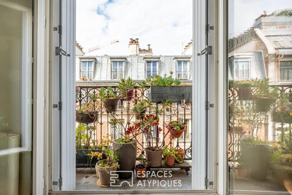 Appartement traversant en étage élevé avec ascenseur et balcon