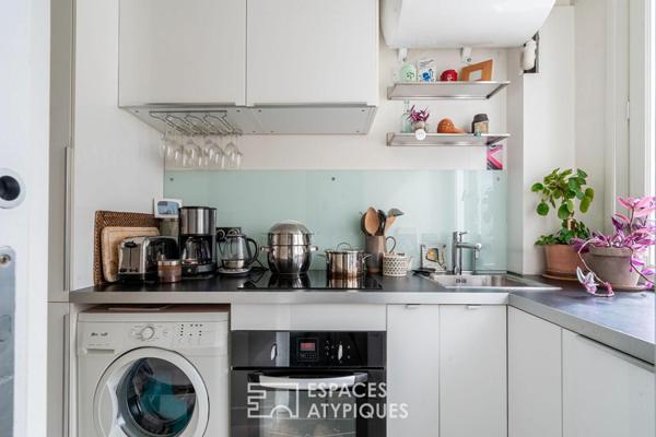 Appartement traversant en étage élevé avec ascenseur et balcon