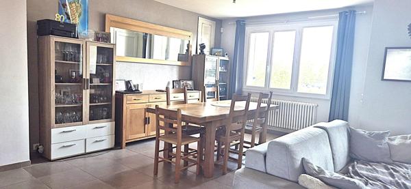 Bourg-en-Bresse – Bel appartement T4 rénové à deux pas de l’église de Brou