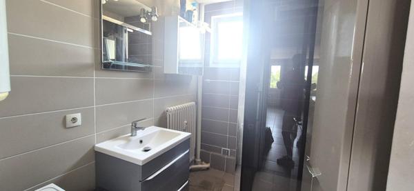Bourg-en-Bresse – Bel appartement T4 rénové à deux pas de l’église de Brou