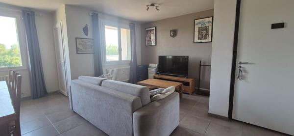 Bourg-en-Bresse – Bel appartement T4 rénové à deux pas de l’église de Brou