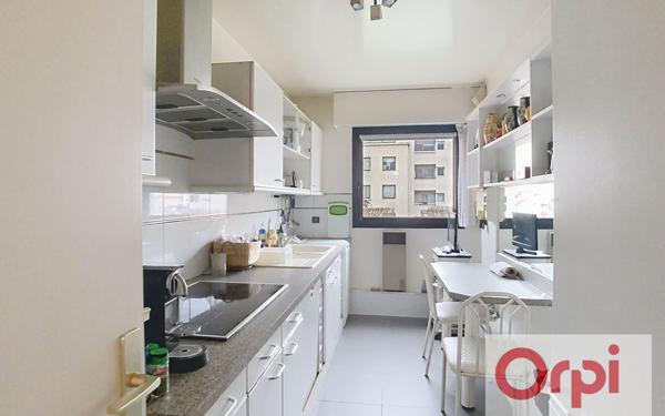 Appartement à vendre    3 pièces • 72 m2 Issy-les-Moulineaux