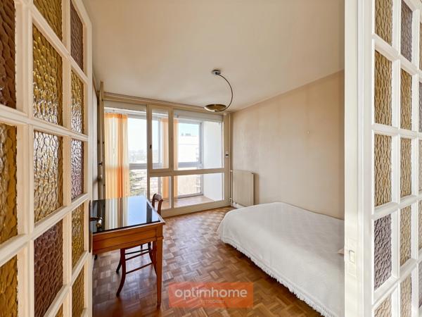 Appartement T4 de 86 m² au dernier étage avec ascenseur, loggias, cave Rennes Villejean