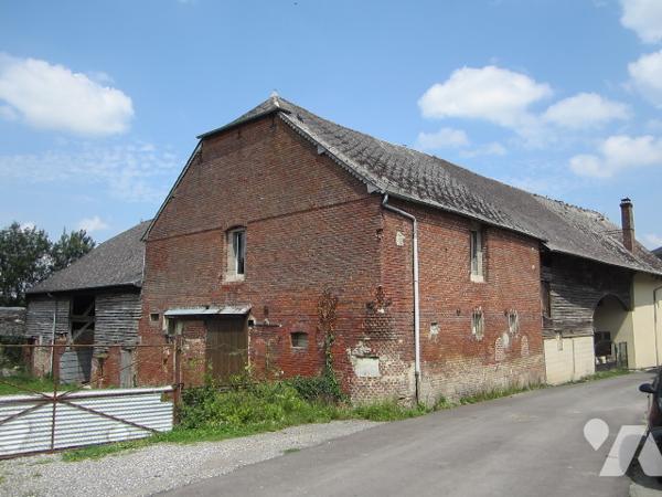 Maison 422 m2, 5 chambres et 280 m2 de dépendances.