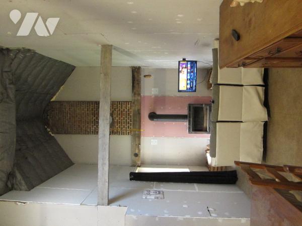 Maison 422 m2, 5 chambres et 280 m2 de dépendances.