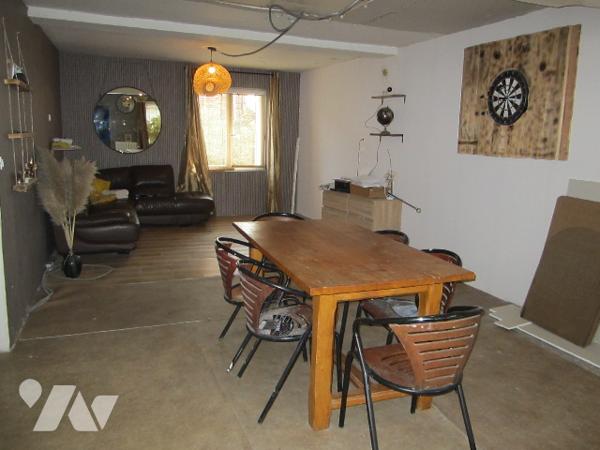 Maison 422 m2, 5 chambres et 280 m2 de dépendances.