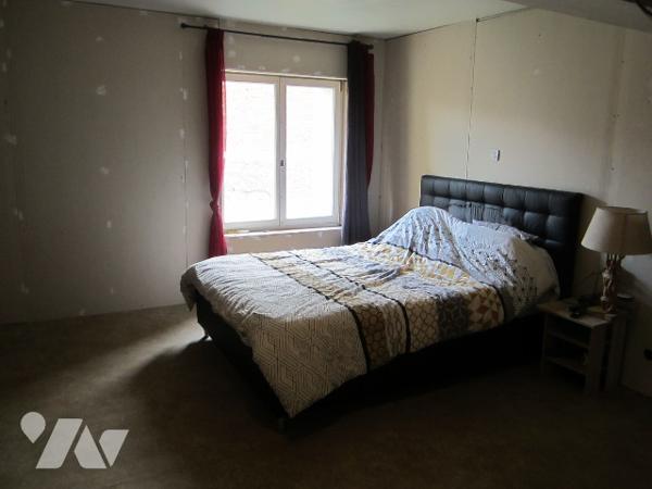 Maison 422 m2, 5 chambres et 280 m2 de dépendances.