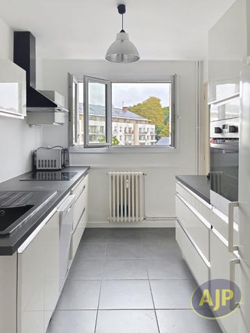 Appartement à louer Nantes : 3 pièces, 77m² avec 2 chambre(s) à 1 370€ - AJP Immobilier Saint Herblain