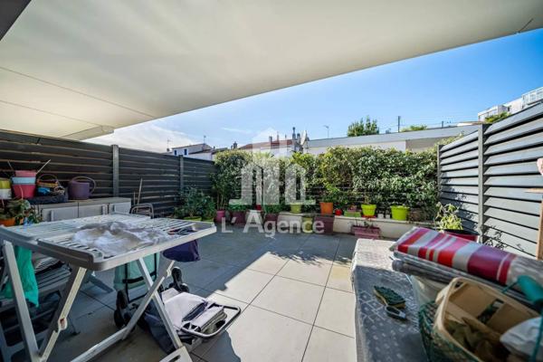 APPARTEMENT 2 PIECES AVEC TERRASSE - ROYAN HYPERCENTRE - AU CALME