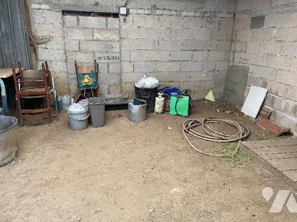 Proche SOISSONS - Maison à rénover d'environ 52m² habitable avec dépendance et jardinet