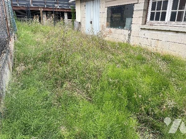 Proche SOISSONS - Maison à rénover d'environ 52m² habitable avec dépendance et jardinet