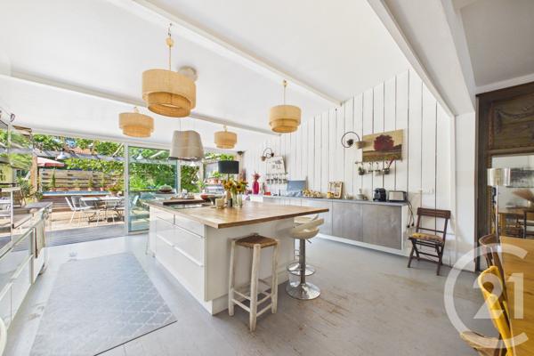 Maison à vendre  7 pièces - 181,71 m 2   LE BOUSCAT  - 33