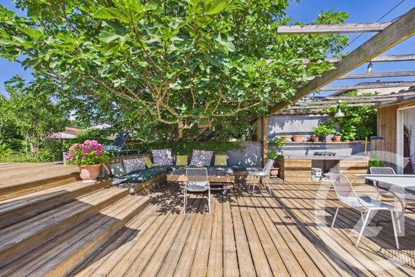 Maison à vendre  7 pièces - 181,71 m 2   LE BOUSCAT  - 33