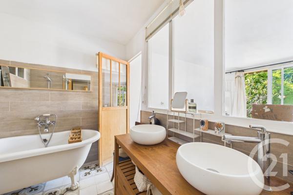 Maison à vendre  7 pièces - 181,71 m 2   LE BOUSCAT  - 33