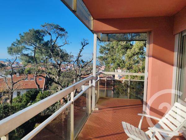 Appartement T3 à vendre  3 pièces - 61,39 m 2   BIARRITZ  - 64