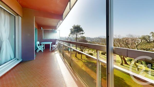 Appartement T3 à vendre  3 pièces - 61,39 m 2   BIARRITZ  - 64