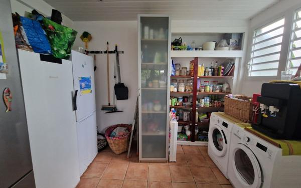 Maison à vendre    8 pièces •  Le Moule