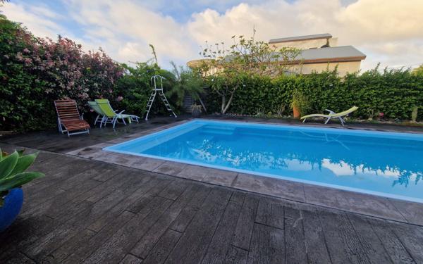 Maison à vendre    8 pièces •  Le Moule