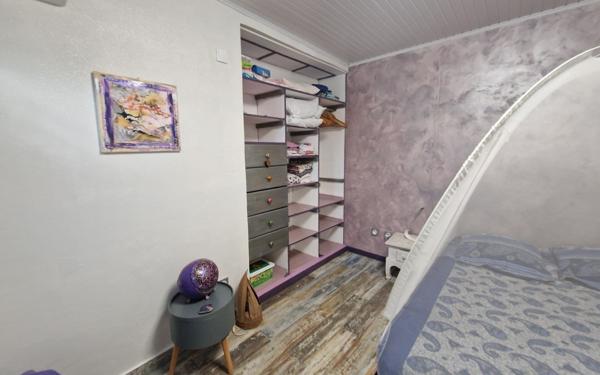 Maison à vendre    8 pièces •  Le Moule