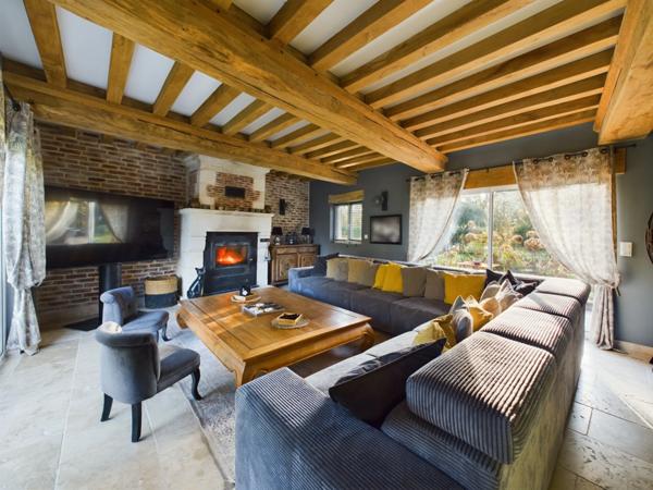 Maison de caractère à vendre avec grand jardin arboré proche de Pont-l’Évêque