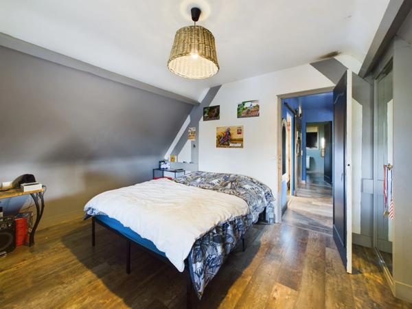 Maison de caractère à vendre avec grand jardin arboré proche de Pont-l’Évêque