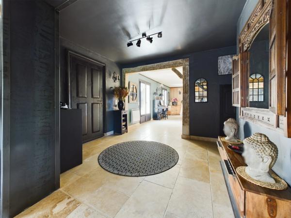 Maison de caractère à vendre avec grand jardin arboré proche de Pont-l’Évêque