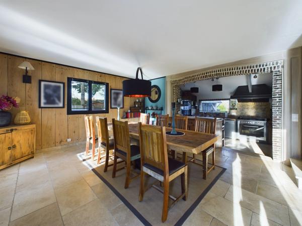 Maison de caractère à vendre avec grand jardin arboré proche de Pont-l’Évêque