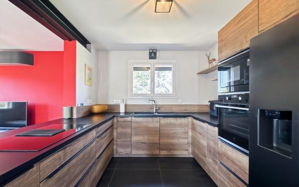 Maison à vendre    6 pièces •  Beaumont-lès-Valence