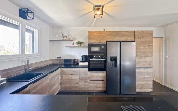 Maison à vendre    6 pièces •  Beaumont-lès-Valence