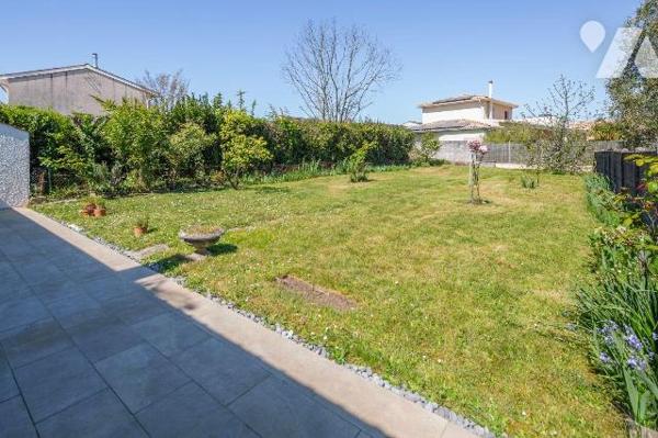 VENTE IMMO-INTERACTIF- MERIGNAC (33700) 8, avenue des Azalées -
Dans quartier calme et pavillo...