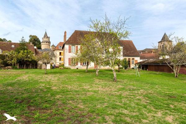 Immeuble à vendre |  Coussac-Bonneval |  397 m²