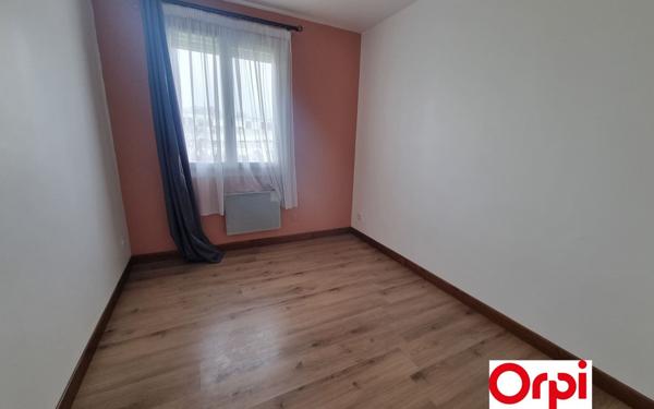 Maison à vendre    5 pièces • 99 m2 Neuilly-Saint-Front