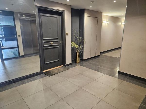 Appartement 3 pièces avec terrasse à La Garenne-Colombes €505 000 ** - Référence 529CLR