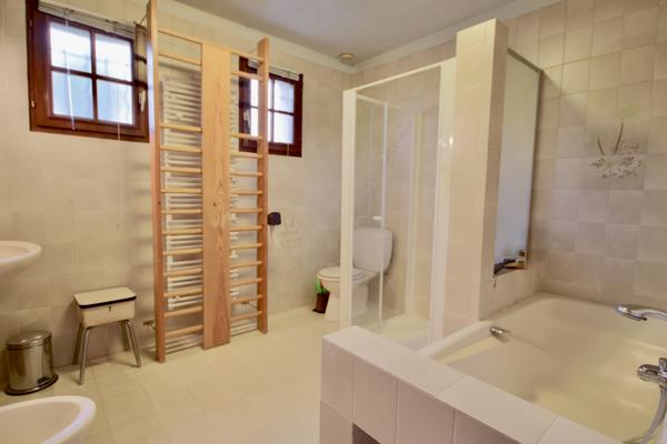 A vendre Bessancourt coté forêt, maison 170m2, 3 chambres, sous sol total, terrain de 917 m2