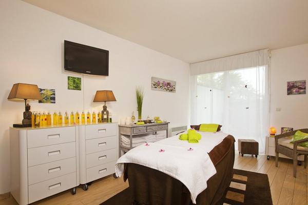 INVESTISSEMENT LOCATIF – CARRIÈRES-SUR-SEINE – Résidence d’Affaires Residhome Carrières La Défense - 5.92% de rentabilité