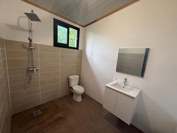 🔥 LOCAL D’ACTIVITÉ NEUF – EMPLACEMENT STRATÉGIQUE – SAINT-PIERRE 🔥