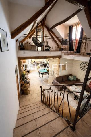 Maison + studio indépendant, beau potentiel