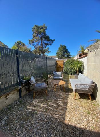 Vente
                Appartement48 m² - 2 Pièces -
                    LA TREMBLADE (17390)