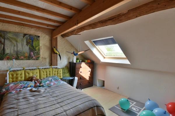 Ensemble de 3 maisons avec grande piscine, dans son écrin de verdure de 2,5 hectares