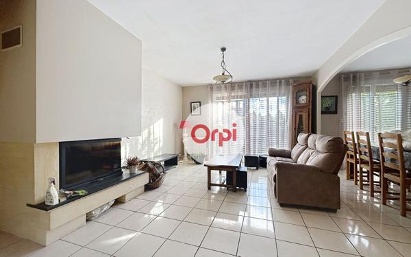 Maison à vendre    5 pièces •  Theix